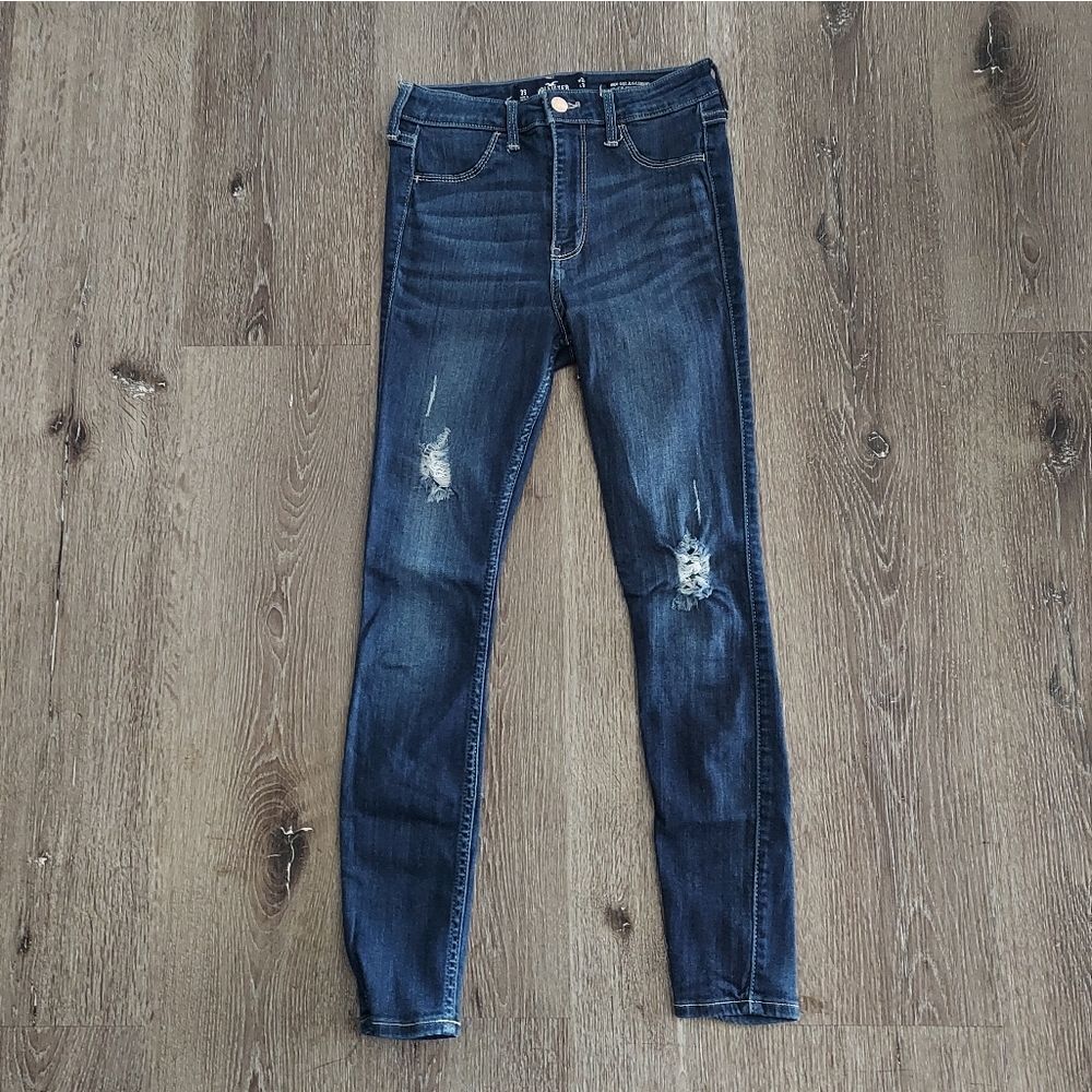 Hollister High-Rise Jean Legging Distressed - Size 3 Short